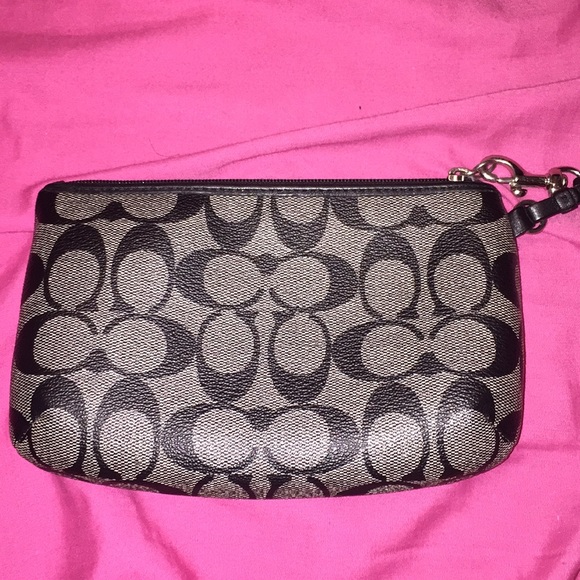 Coach wristlet - Picture 2 of 3